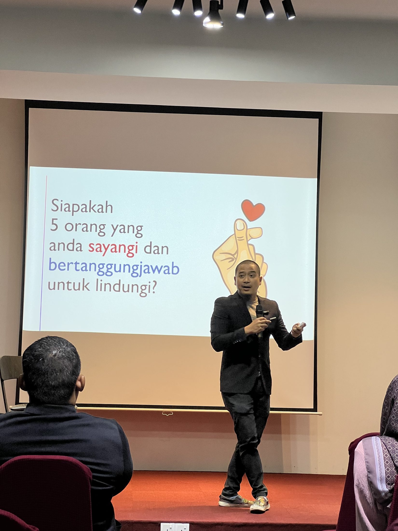 Speaker, Trainer & Community Builder image 18
