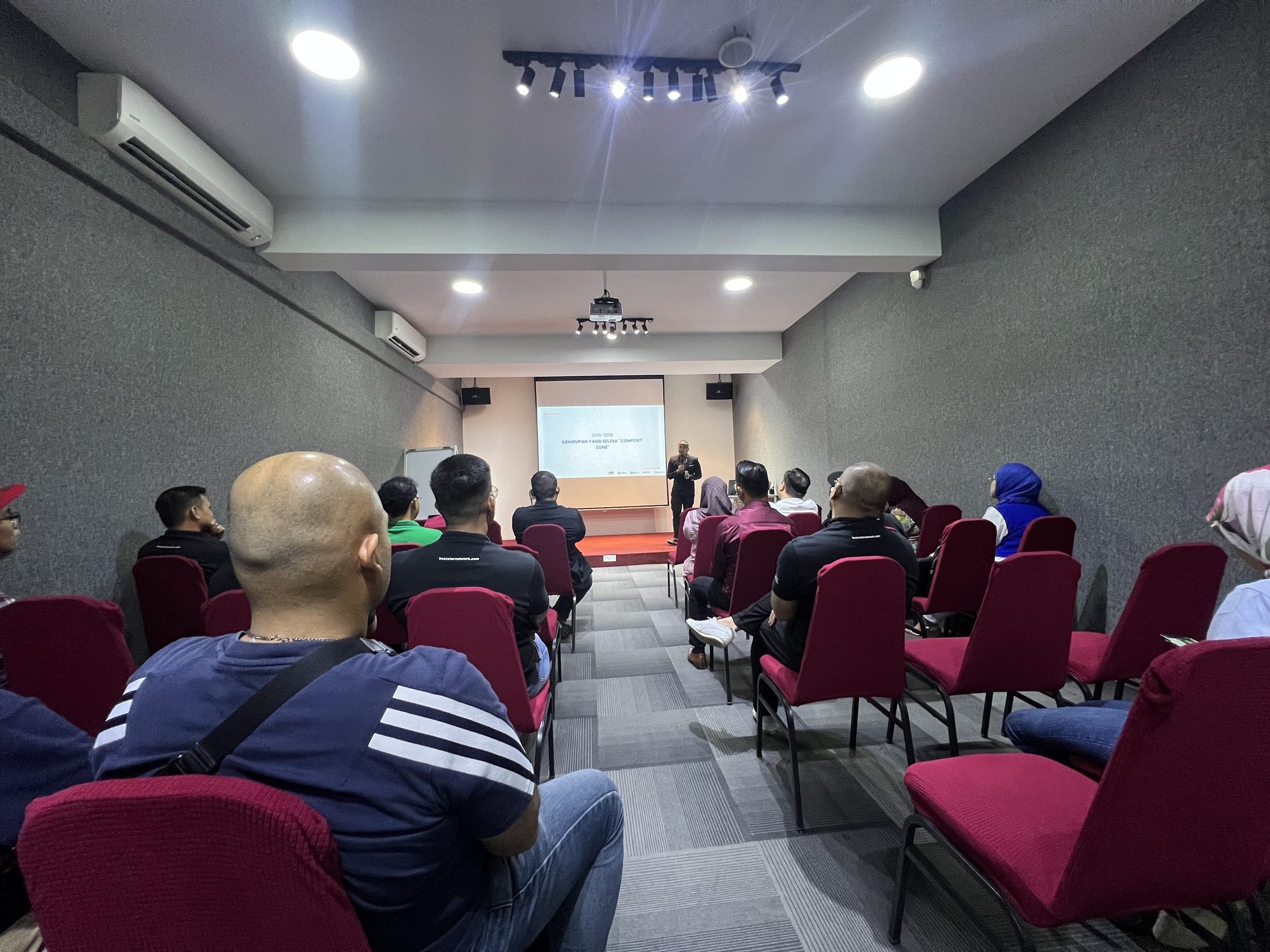 Speaker, Trainer & Community Builder image 19